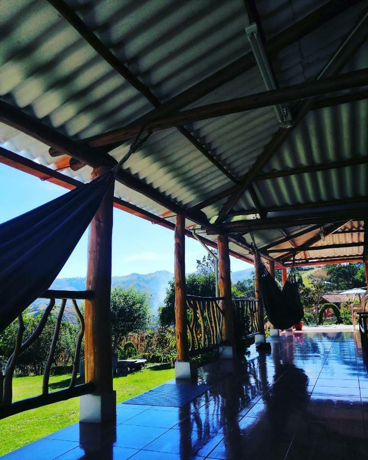 Hostal Taita Cristobal Isinlivi Exterior foto